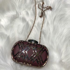 Chic maroon crossbody